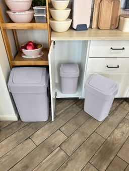 Контейнер для мусора Step 25 л с крышкой-маятником SC4804