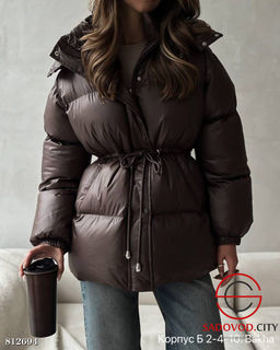 Женский пуховик с капюшоном