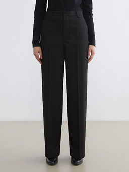 Standart Fit ?izgili Kad?n Pantolon