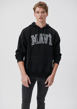 Mavi Logo Bask?l? Kapusonlu Siyah Sweatshirt
