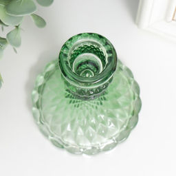 Стеклянный подсвечник на 1 свечу «Женева», d=2.2 см, зелёный, 10.5×7.7×7.7 см