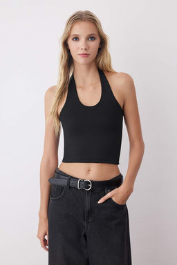 Siyah-Beyaz Boyundan Gecmeli Vucuda Oturan Crop Esnek Orme Bluz TWOAW26BZ00251
