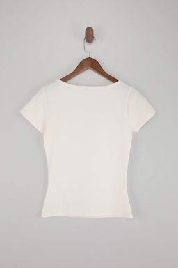 Wardrobe Essentials-Ekru Fitted/Vucuda Oturan Kay?k Yaka K?sa Kollu Orme T-Shirt TWOSS26TS00070