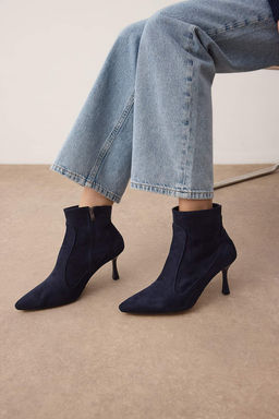 Koyu Lacivert Suet Sivri Burun Kad?n 9 cm Ince Topuklu Bot TAKAW26BO00081