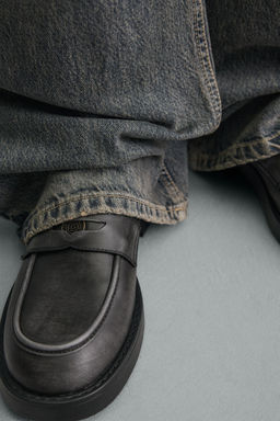 DRESS LOAFERS WITH COIN DETAIL - Zara фото 7