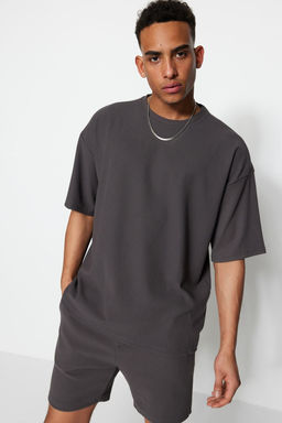 TRENDYOL MAN Buyuk Beden Basic Gri Oversize/Genis Kesim Dokulu K?r?smaz Ottoman T-Shirt TMNSS25BF00013 - Trendyolmilla фото 2