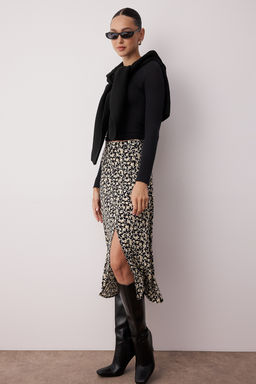 Siyah Y?rtmac Detayl? Cicek Desenli Viskon Kumasl? Midi Dokuma Etek TWOSS20ET0230