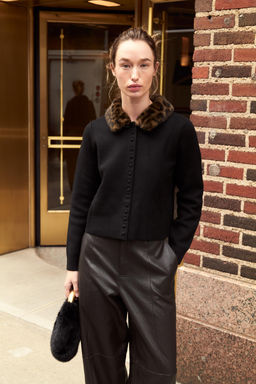 CARDIGAN WITH FAUX FUR COLLAR - Zara фото 4