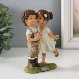 Фигурка полистоун Малыши на прогулке - первый поцелуй, 9.5?4.5?12.5 см