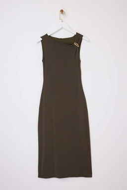 Koyu Kahverengi Bodycon Asimetrik Yaka Aksesuar Detayl? Maxi Esnek Orme Elbise TWOSS26EL00026 - Trendyolmilla фото 4