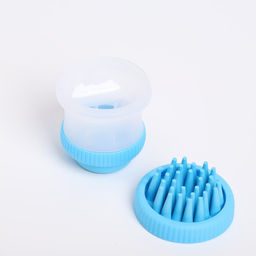 Щётка для мытья и массажа животных, с емкостью для шампуня, голубая - Пижон фото 3