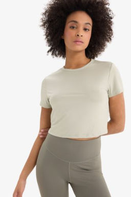 DeFactoFit Crop Top Bisiklet Yaka Basic Duz Sporcu K?sa Kollu Tisort