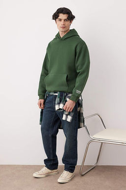 Haki Kap__onlu Oversize/Geni_ Kesim Nak__l_ Etiketli Yumu_ak Kuma_ Sweatshirt TMNAW24SW00031 - Trendyolmilla фото 2