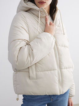 Kap??onlu Kad?n ?i?me Mont