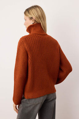 Wardrobe Essentials Kiremit Fermuarl? Yumusak Dokulu Genis Kal?p Triko H?rka|TWOAW26HI00049