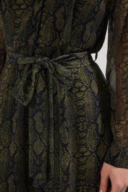 TRENDYOLMILLA Cok Renkli Kusakl? Animal Desenli Belden Ac?lan Astarl? Mini Sifon Dokuma Elbise TWOAW25EL00161 фото 3