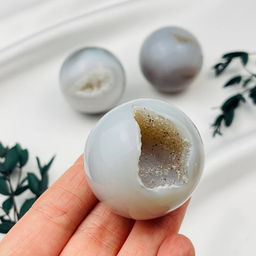 Шар из Агата с жеодой
