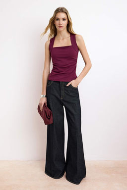 Murdum Duz Kare Yaka Ask?l? Buzgulu Fitted/Vucuda Oturan Esnek Orme Bluz TWOSS24BZ00400