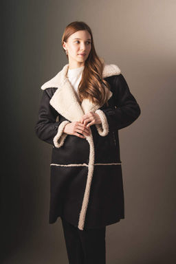 Парка замшевого пальто стандартного кроя с плюшевой подкладкой