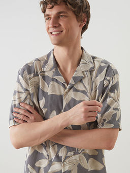 Regular Fit K?sa Kollu Desenli Erkek G?mlek