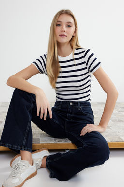 Lacivert Cizgili Viskoz/Yumusak Kumas Vucuda Oturan Esnek Orme Bluz TWOSS24BZ00296