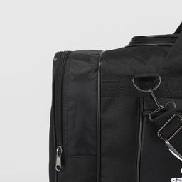 Сумка дорожная на молнии, 3 наружных кармана, длинный ремень, чёрная