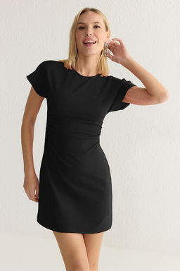 TRENDYOLMILLA K?rm?z? Bodycone/Vucuda Oturan Buzgu/Drape Detayl? Mini Orme Elbise TWOSS25EL00086