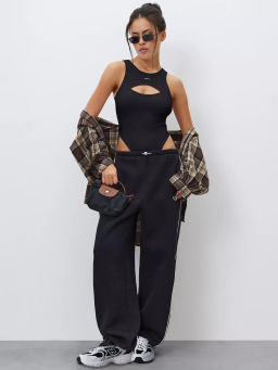 Спортивные брюки с декоративными кантами