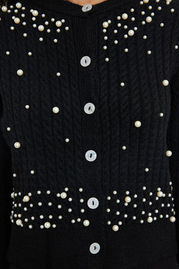 TRENDYOLMILLA Siyah Crop Yumusak Dokulu Inci Detayl? Ceket Gorunumlu Triko H?rka TWOAW25HI00184 фото 4