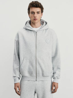 Худи на молнии с нашивкой / Zarina