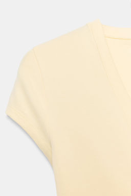 CAMISETA ESCOTE PICO / Amarillo - Zara фото 8