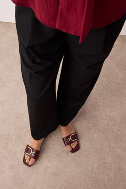 Trendyol Shoes Bej Metal Aksesuar Detayl? Kad?n Terlik TAKSS25TE00015 - Trendyolmilla фото 3