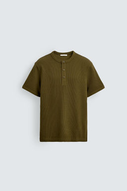 CAMISETA ESTRUCTURA CUELLO PANADERO / Khaki