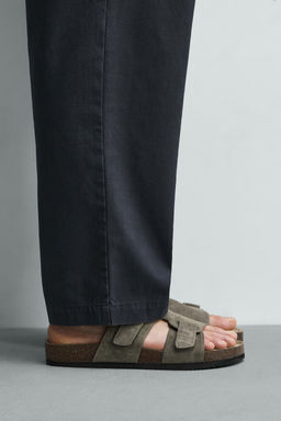 SANDALIA PIEL TIRAS / Verde