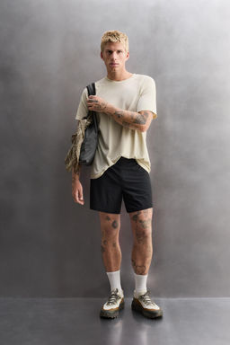 SEAMLESS TECHNICAL T-SHIRT