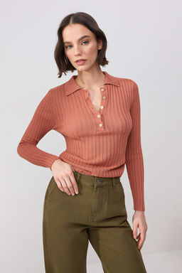 Wardrobe Essentials Kiremit Fitilli Polo Yaka Ince Triko Kazak TWOSS26KZ00004