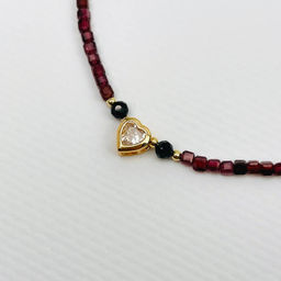 Колье из Граната и Шпинели со вставкой "Сердце"