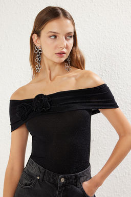 Trendyolmilla Siyah Gul Detayl? Par?lt?l? Simli Orme Bluz TPRSS25BZ00011 фото 2