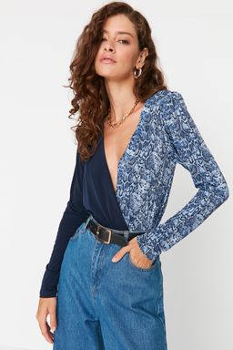 TRENDYOLMILLA Siyah Renk Bloklu Animal Desenli Kruvaze Yaka Esnek C?tc?tl? Orme Body TWOAW21BD0012