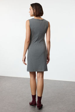TRENDYOLMILLA Gri Duz Vucudu Saran Mini Drape Detayl? Dokuma Elbise TWOAW25EL00541  фото 14