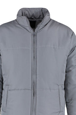 TRENDYOL MAN Koyu Yesil Regular Fit Cepli Ruzgara ve Suya Dayan?kl? Sisme Mont TMNAW22MO0091 - Trendyolmilla фото 15