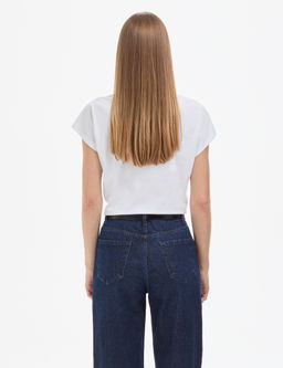 Beyaz Regular Fit V Yaka Basic Ti__rt
