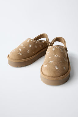 EMBROIDERED SHEEPSKIN CLOGS - Zara фото 13