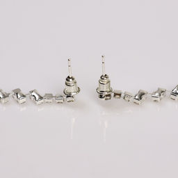 Серьги висячие со стразами Princess дорожка утончённая, белые в серебре,8 см