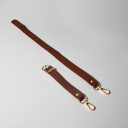Ручка для сумки из натуральной кожи, регулируемая, с карабинами, 60±2 см × 2.5 см, цвет коричневый, золотой