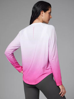 Спортивный рашгард свободного кроя