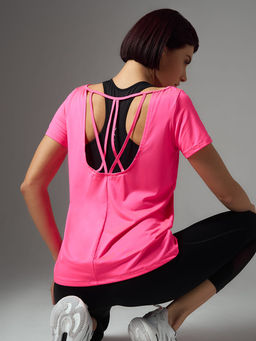 Футболка прямого силуэта с открытой спиной