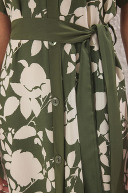 Yesil Cicekli Midi Viskon Dokuma Gomlek Elbise TWOSS25EL00391 - Trendyolmilla фото 3