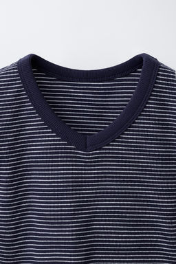 CAMISETA RIB CUELLO PICO RAYAS / Rayas - Zara фото 4