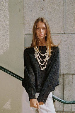 COLLAR PIEZAS EFECTO NACAR / Crudo